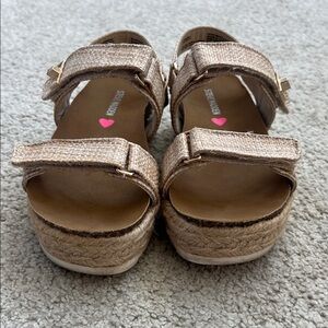 Steve Madden Kids Tan Textured Sandals